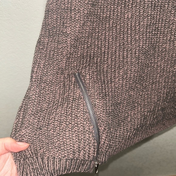 Charlotte Russe Gray and Pink Sweater - Picture 2 of 5